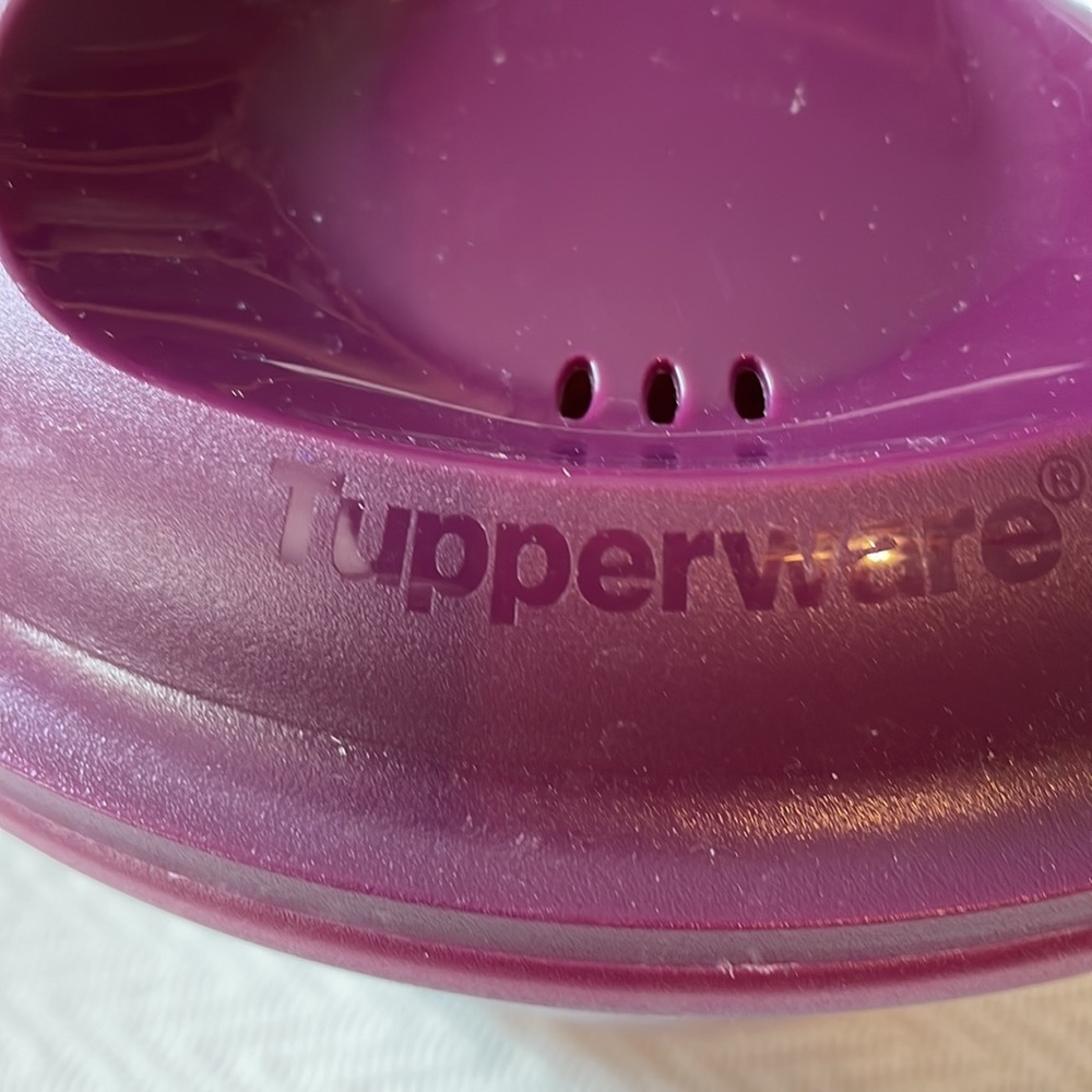 Tupperware - Picture 2 of 11
